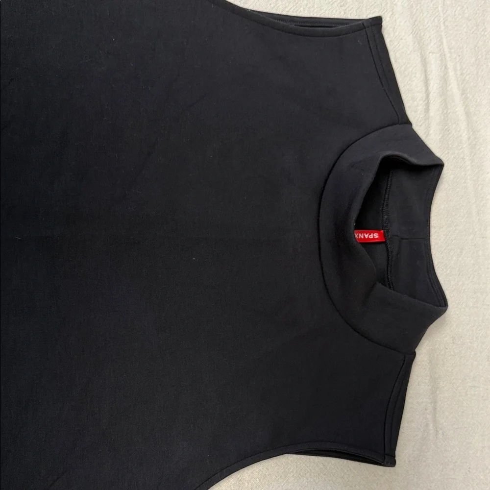 SPANX Air Essentials Black Muscle Tee - Picture 3 of 7
